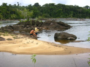 Tapanahony  affluent du Fleuve Maroni